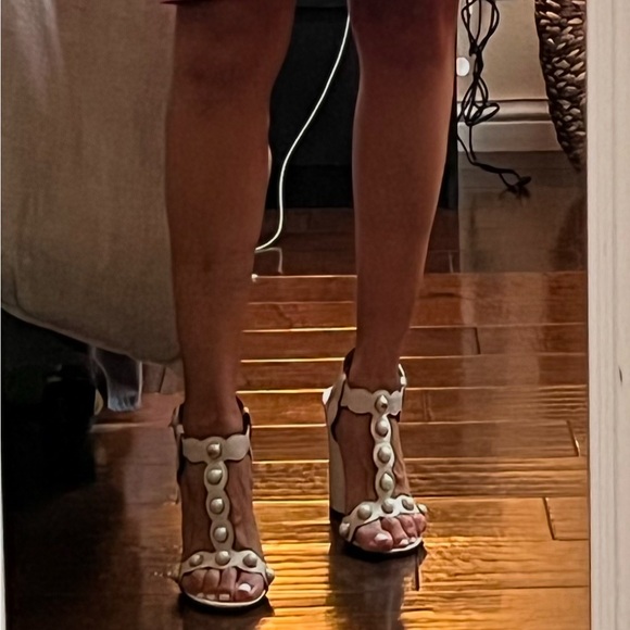 Beige chunky heel Gucci Sandals size 37. In very good condition. Authentic - Picture 6 of 6